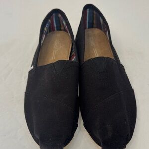 Toms Women’s Black Canvas Slip-Ons Size 9.5 Minimalist Boho Comfortable